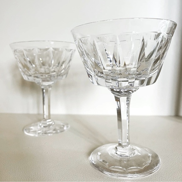 8 Vintage Stuart Crystal - Dartmouth champagne coupes - Picture 1 of 3